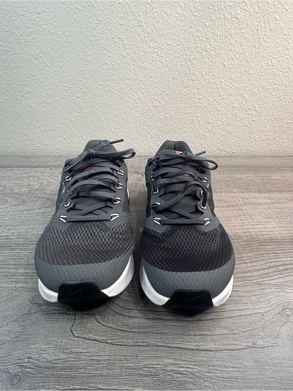Nike Swift Running Shoes Women’s Gray Pink Flywire Athletic Sneakers Size 8
